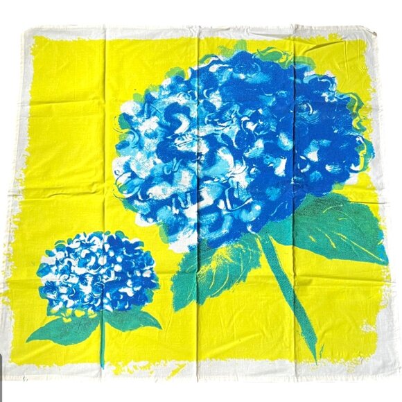 LUSH Limited Edition "Hydrangea" 100% Organic Cotton Knot Wrap, 26" x 27" - Picture 1 of 7